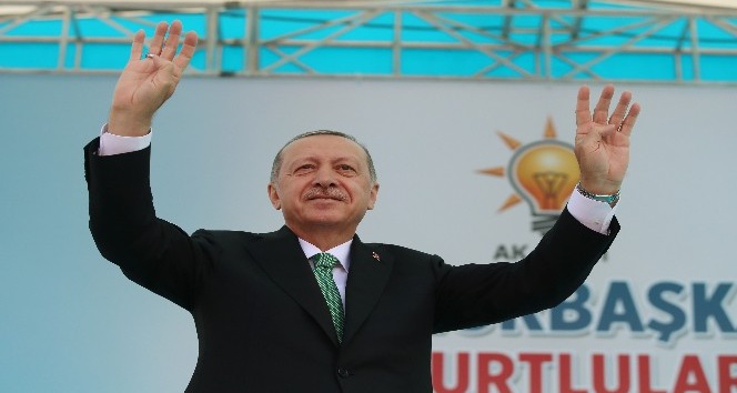 Cumhurbaşkanı Erdoğan: “Dolar bizim yollarımızı kesmez yerli parayla bunların cevabını verelim”