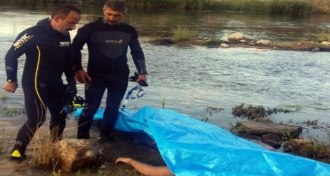 Kızılırmak’a atlayan genç boğuldu