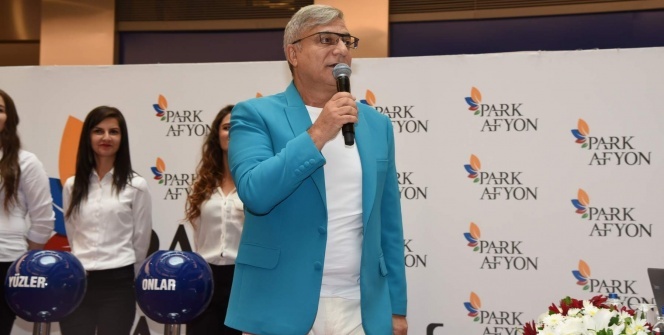 Mehmet Ali Erbil'den flaş dolar paylaşımı