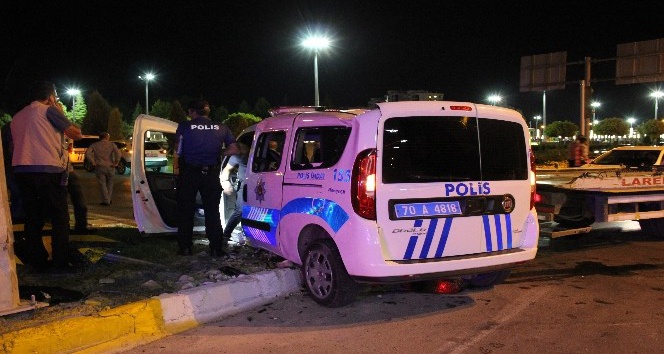 Karaman’da cipin polis aracına çarpması sonucu 2’si polis 3 kişi yaralandı