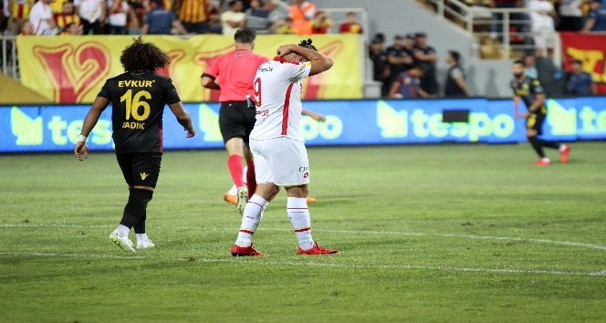 Spor Toto Süper Lig: Göztepe: 0 - Yeni Malatyaspor: 1 (İlk yarı)