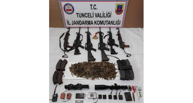 Etkisiz hale getirilen 10 teröristin silah ve mühimmatları ele geçirildi