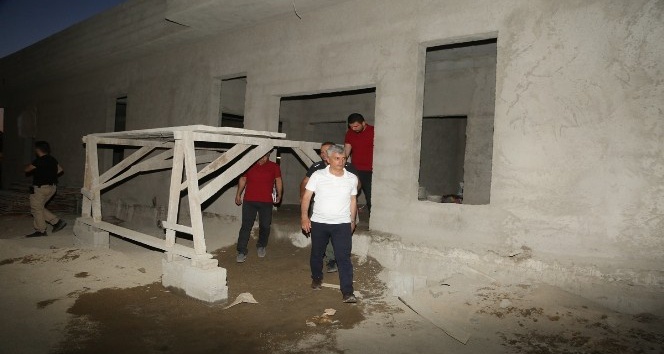 Cizre belediyesinden taziye evi çalışmaları sürüyor