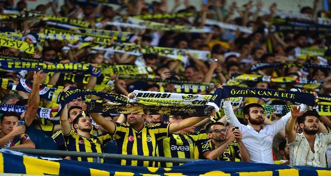 Şampiyonlar Ligi: Fenerbahçe: 0 - Benfica: 0 (Maç devam ediyor)