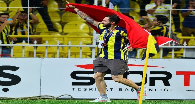 Fenerbahçe’de Ramil Guliyev’e plaket verildi