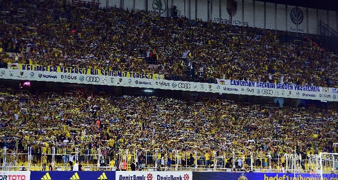 Taraftarlardan Fenerbahçe’ye destek