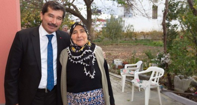 İzmir Orman Bölge Müdürü Aybal’ın anne acısı