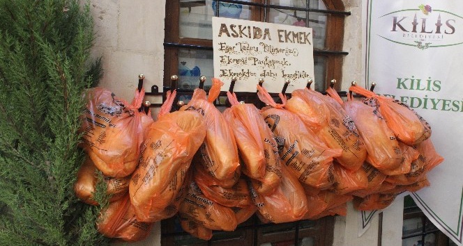 ’Askıda Ekmek’ kampanyası Belediye konaklarından start verildi