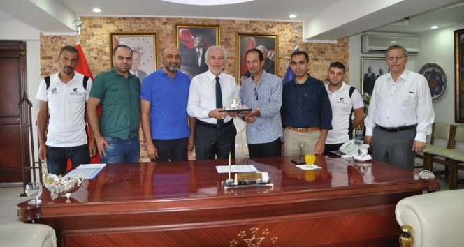 Kudüs Evlatlarıspor Kulübü Başkanı ve oyuncuları Kütahya’da