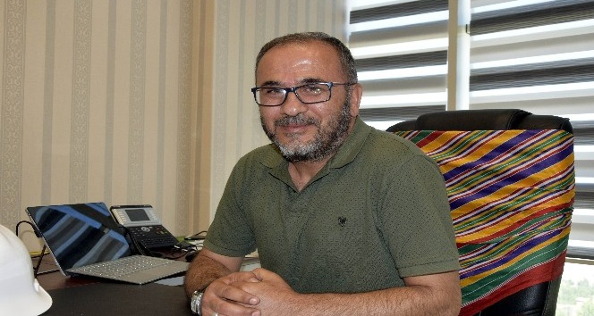 Burdur’da akademisyen maaşını bağışladı