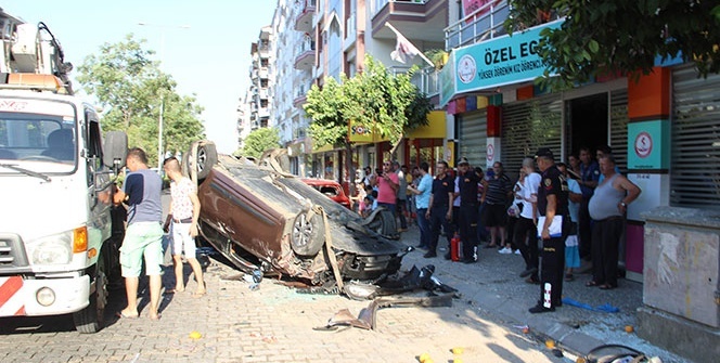 Otomobil takla attı! Ortalık savaş alanına döndü