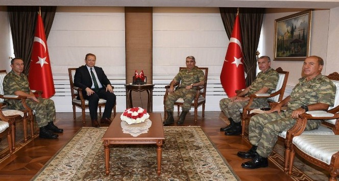 3. Ordu Komutanı Savaş, Trabzon Valisi Yavuz’u ziyaret etti
