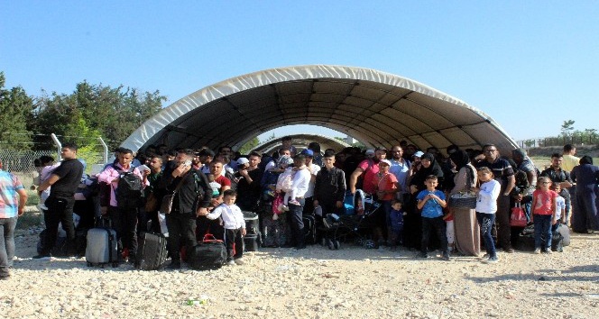 Ülkesine bayramlaşmak için giden Suriyelilerin sayısı 31 bine ulaştı