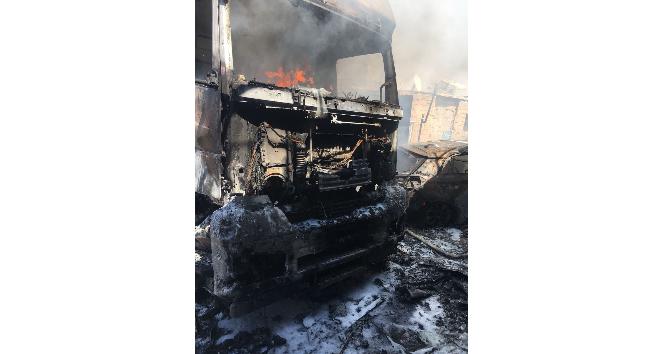 Park halindeki araçta yangın: 1 yaralı
