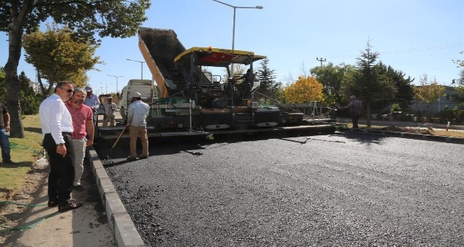 Aksaray Caddesinde asfaltlama çalışmaları başladı