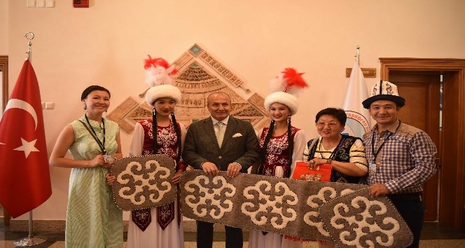Taşköprü’de Yabancı Folklor Gruplarıyla resepsiyon yapıldı