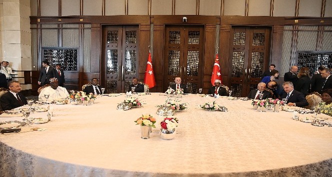 Cumhurbaşkanı Erdoğan, devlet başkanları onuruna yemek verdi
