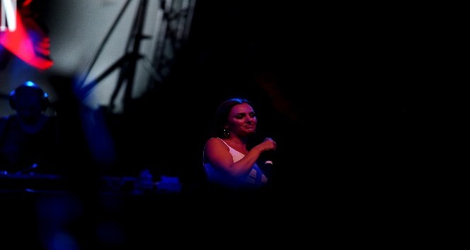 Dünya starı Alexandra Stan’dan Çanakkale’de muhteşem konser