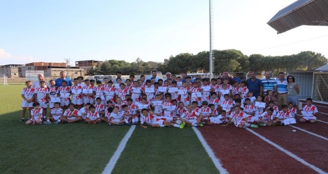 Adaspor Yaz Futbol Okulu sona erdi