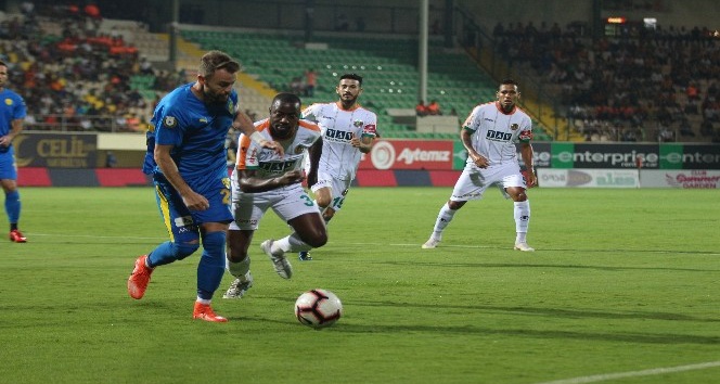 Spor Toto Süper Lig: Aytemiz Alanyaspor: 0 - MKE Ankaragücü: 0 (İlk yarı)