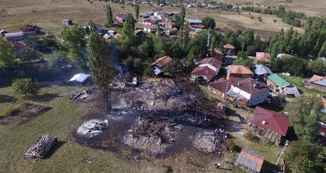Tosya’da mağdur vatandaşlara AFAD ve Kızılay ekipleri yardımda bulundu