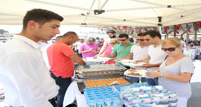 Karşıyaka’da 2 bin kişilik bayram yemeği