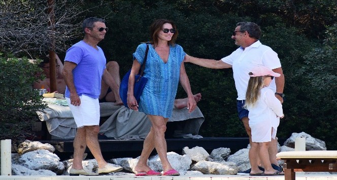 Sarkozy ve dünyaca ünlü şarkıcı eşi Bodrum’da