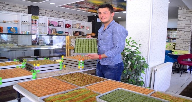 Bitlis’teki pastanelerde yoğun tatlı mesaisi