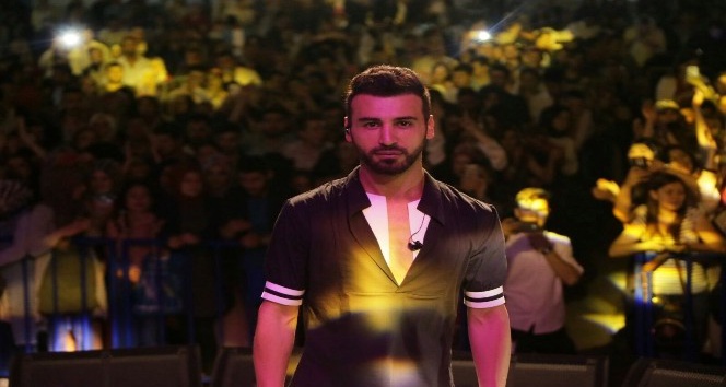 Emre Kaya’dan tüm hayranlarına fotoğraf sözü
