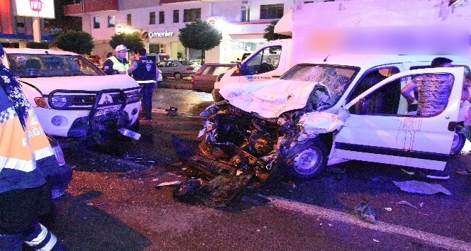 Gümüşhane’de iki ayrı trafik kazasında 10 kişi yaralandı