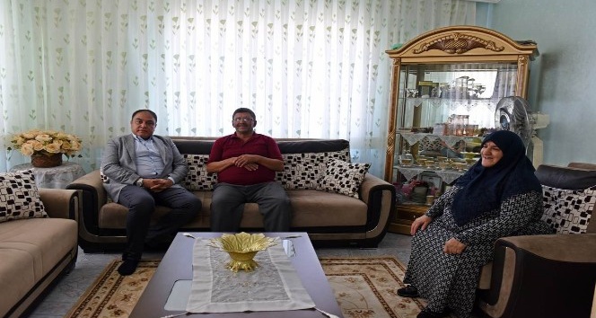 Vali Tekinarslan şehit ailelerini ziyaret etti