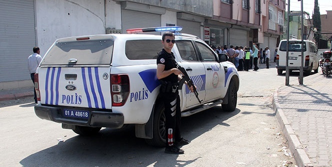 Adana'da sokak ortasında çatışma: 1'i çocuk 3 yaralı