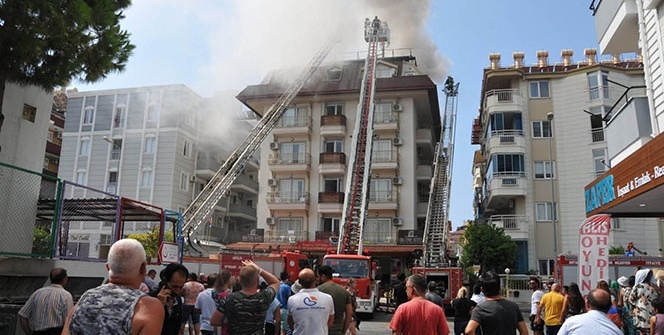 Antalya'da otelde yangın paniği