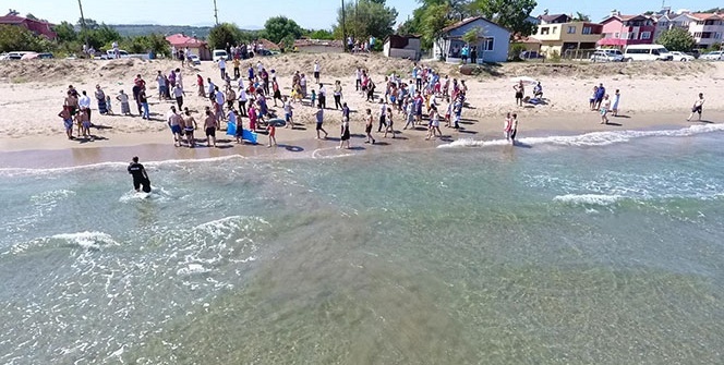 Sinop’ta 2 kardeş denizde boğulma tehlikesi geçirdi