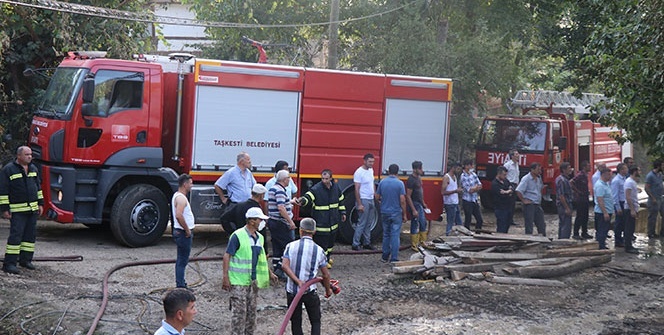 Korku dolu gözlerle izlediler! Küle döndü