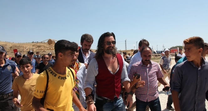 Diriliş Ertuğrul oyuncularına yoğun ilgi