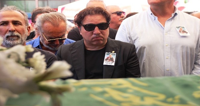 Fazıl Say annesini son yolculuğuna uğurladı