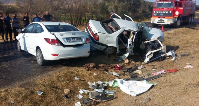 Yozgat’ta otomobiller çarpıştı: 1 ölü, 7 yaralı