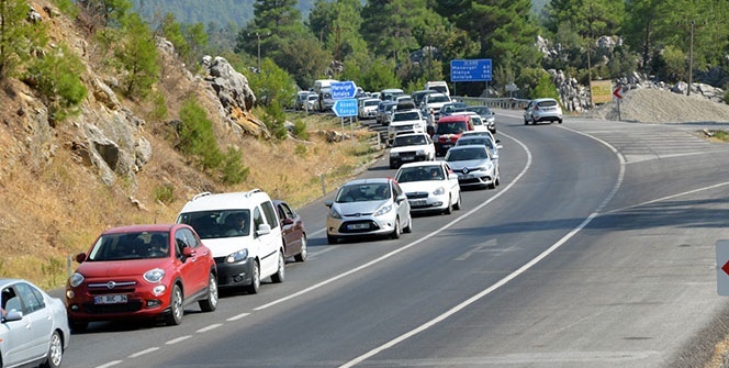 Tatilcilerin dönüş yolu çileye dönüştü