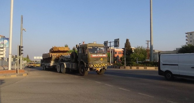 Münbiç ile Tel Rıfat bölgesine askeri sevkıyat sürüyor