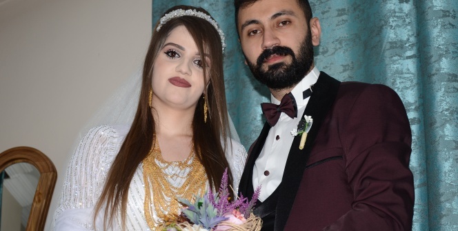 Aşiret liderinin kızına düğünde takılan para ve altın dudak uçuklattı