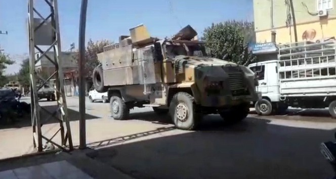 Suriye sınırına askeri sevkıyat sürüyor