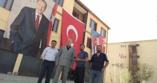 Durankaya Türk bayrakları ile süslendi
