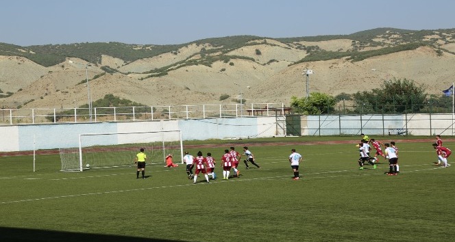 Ziraat Türkiye Kupasında 62 Pertekspor, Karlıova Yıldırımspor’u 4-1 yendi