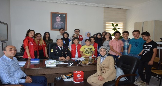 Gençlerden Jandarmaya 30 Ağustos  Ziyareti