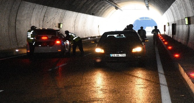 Gümüşhane Çevre Yolu tünelinde kaza: 2 ölü, 1 yaralı