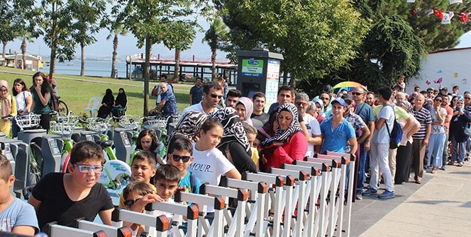 Kuyruğun sonu gözükmüyor! Akın ettiler