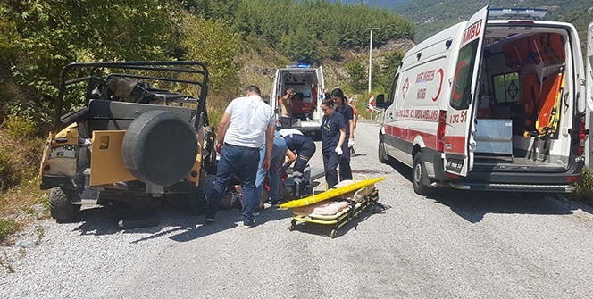 Turistleri taşıyan cip kaza yaptı! Ölü ve yaralılar var