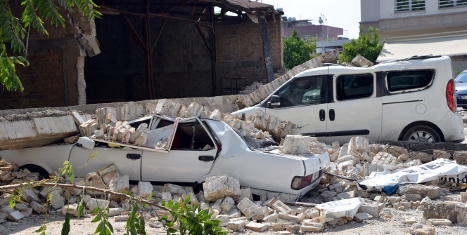 Araçlar böyle zarar gördü! Hayatlarını hiçe saydılar
