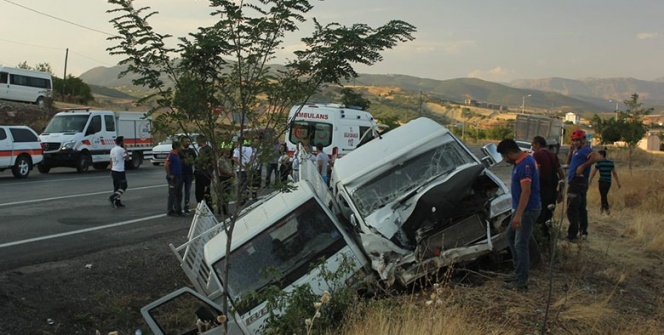 Tunceli-Elazığ kara yolunda feci kaza! Çok sayıda yaralı var